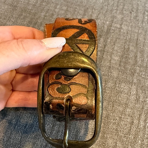 Vintage unisex Style Brown Leather Belt with Peace Symbols - Picture 5 of 11